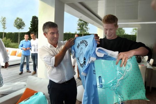 Məşhur futbolçu menecerini həbs etdirdi
